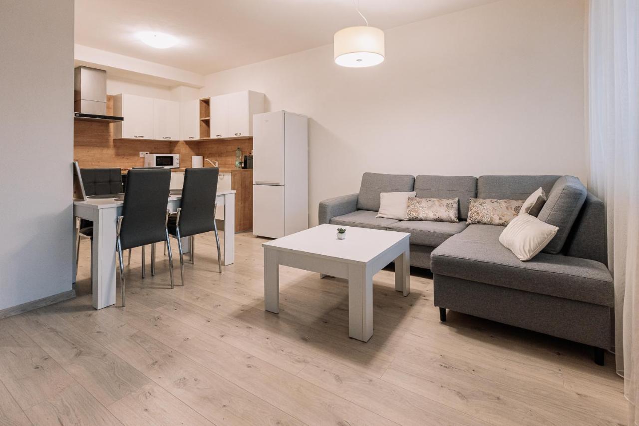 Skau Dunajska 58A Apt3 Lejlighed Bratislava Eksteriør billede